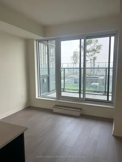 9000 JANE Street 809, Vaughan, ON L4K 0G5