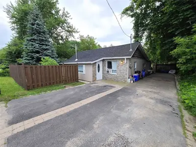 3251 Ravenshoe Road, East Gwillimbury, ON L0G 1R0