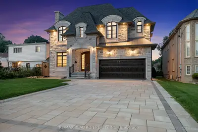 Detached in Richmond Hill