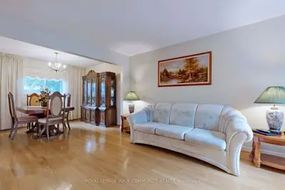 15 Coventry Court, Richmond Hill, ON L4C 8B4
