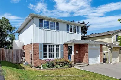 217 Robinson Drive, Newmarket, ON L3Y 5M4