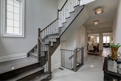 218 Stevenson Crescent, Bradford West Gwillimbury, ON L3Z 0T1