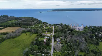 40 Virginia Boulevard, Georgina, On L0e 1r0