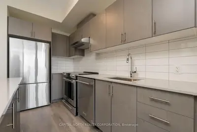 9000 Jane Street 909, Vaughan, ON L4K 0M6