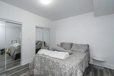 176 Dale Crescent 1, Bradford West Gwillimbury, ON L0L 1L0