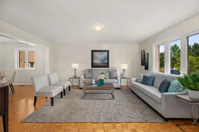 557 Walpole Crescent, Newmarket, ON L3X 2B5