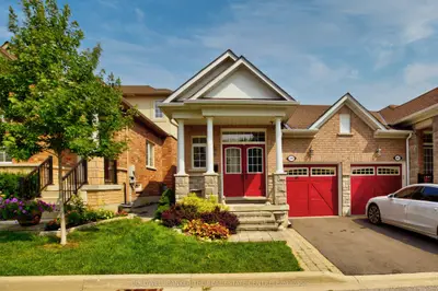 599 Tapestry Lane, Newmarket, On L3x 3c9