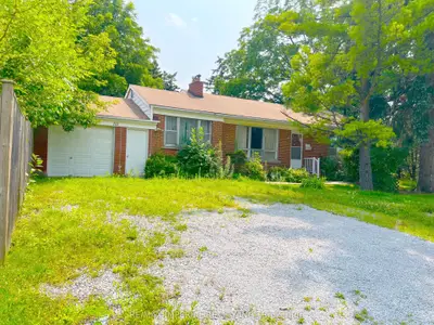 111 Cartier Crescent, Richmond Hill, ON L4C 2N7