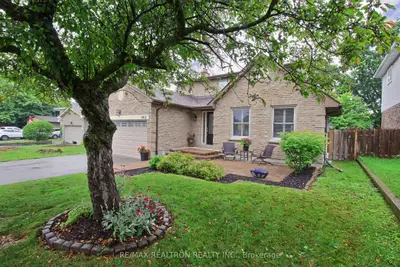 962 Ferndale Crescent, Newmarket, ON L3Y 6B7