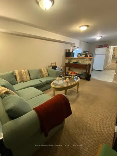 77B Harrison Drive B, Newmarket, ON L3Y 4P3