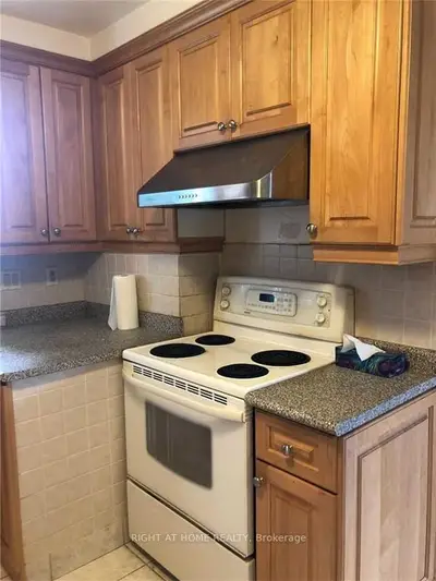 112 Cartier (Upper only) Crescent, Richmond Hill, ON L4C 2N6