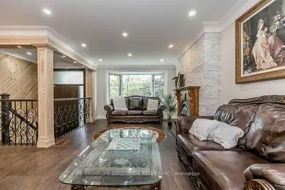 372 DIXON Boulevard, Newmarket, ON L3Y 5C4