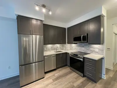 105 Oneida Crescent 1402, Richmond Hill, ON L4B 0H6