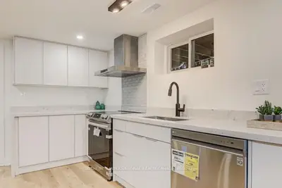 48 Rockport Crescent, Richmond Hill, ON L4C 2L6