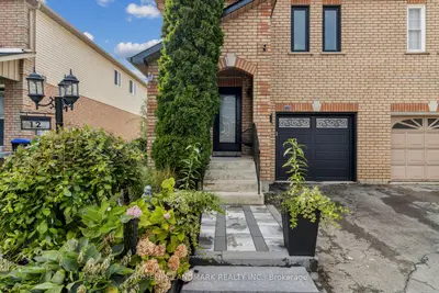 Semi-Detached in Bradford West Gwillimbury