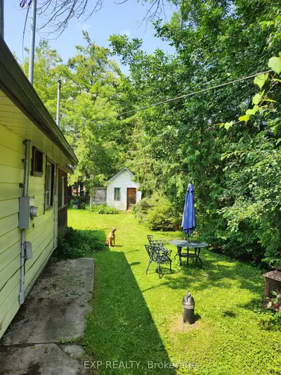 106 Maple Avenue, Georgina, ON L0E 1R0