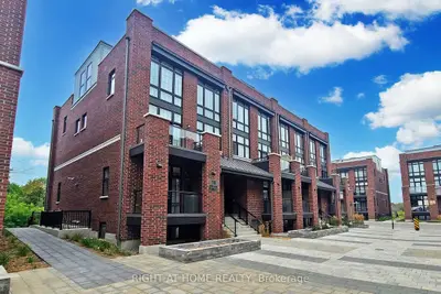 18 Whitaker Way 246, Whitchurch-Stouffville, ON L4A 4T4