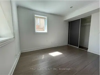 27 Ormsby Court, Richmond Hill, ON L4B 4P8
