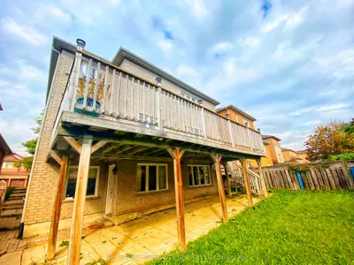 114 Red River Crescent Lower, Newmarket, ON L3X 2R1