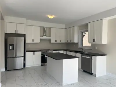 65 Mac Campbell Way, Bradford West Gwillimbury, ON L3Z 4M6