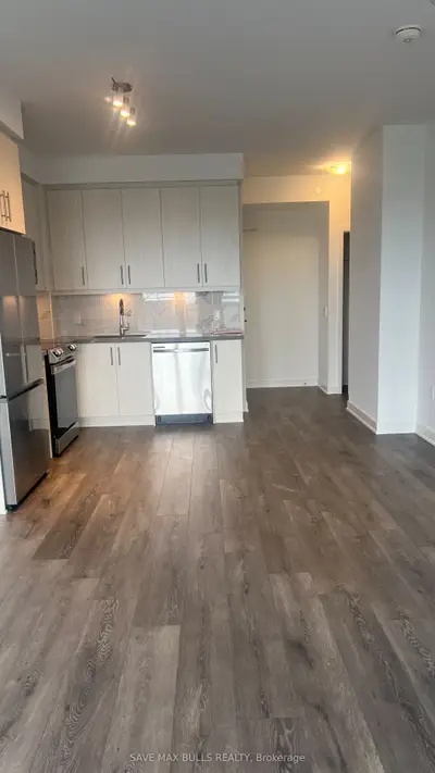 105 Oneida Crescent 1407, Richmond Hill, ON L4B 0B1