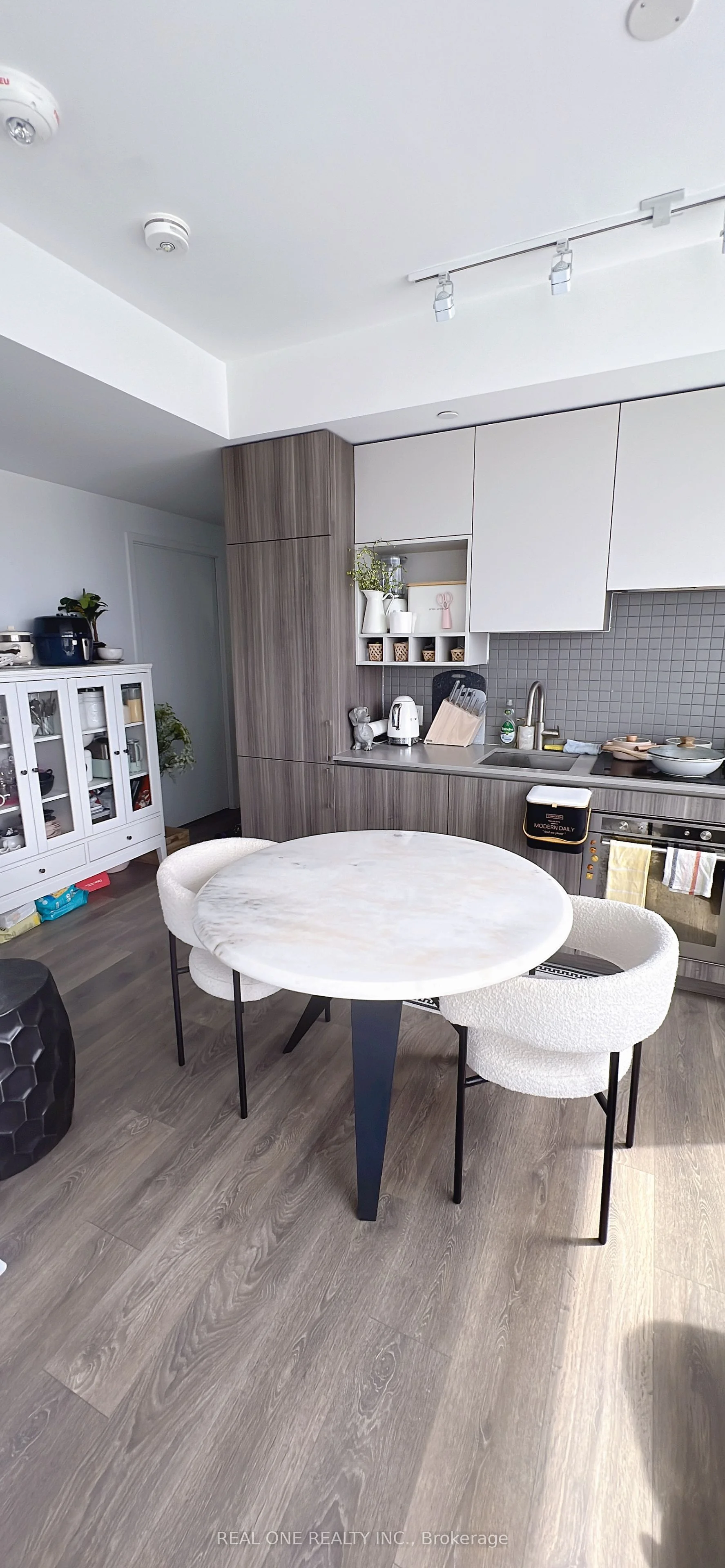 898 Portage Parkway 505-1, Vaughan, On L4k 0j6