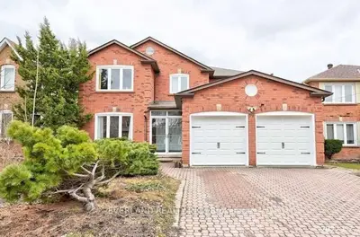 37 Hyde Park Drive, Richmond Hill, On L4b 1v2