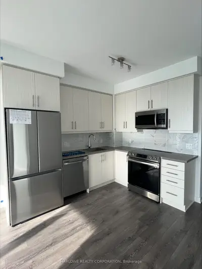 105 Oneida Crescent 2211, Richmond Hill, ON L4B 0H6