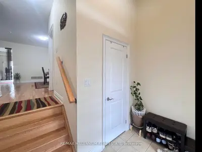 46 Memorial Court, Bradford West Gwillimbury, ON L3Z 4H5