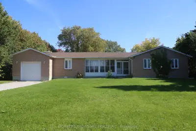 7 Bruce Avenue, Georgina, On L4p 1k4