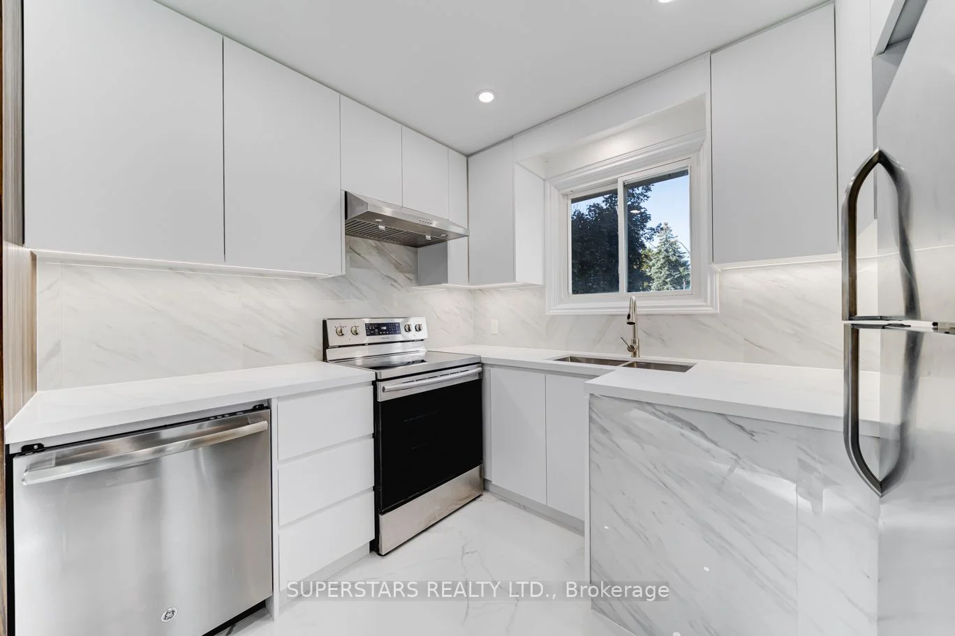 267 Demaine Crescent, Richmond Hill, ON L4C 2W4