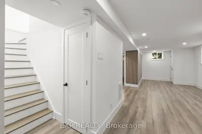 22 Garrett Drive 2, Georgina, ON L0E 1R0