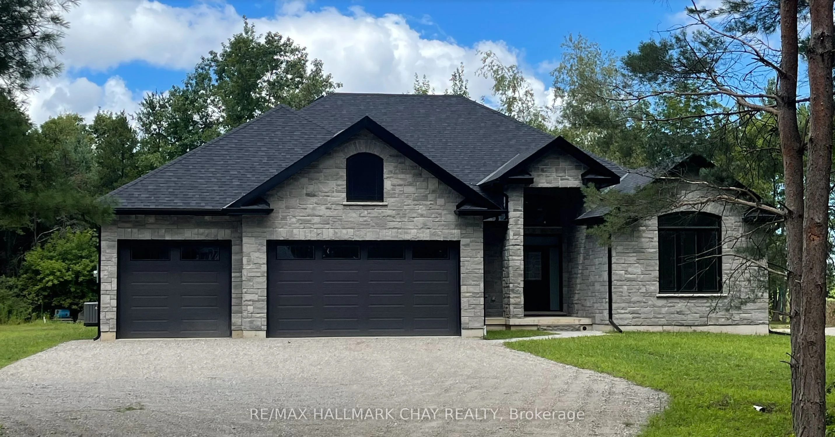 38 Fisher Drive, Adjala-Tosorontio, ON L0M 1J0
