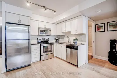 372 Highway 7 Avenue E 901, Richmond Hill, ON L4B 0C6