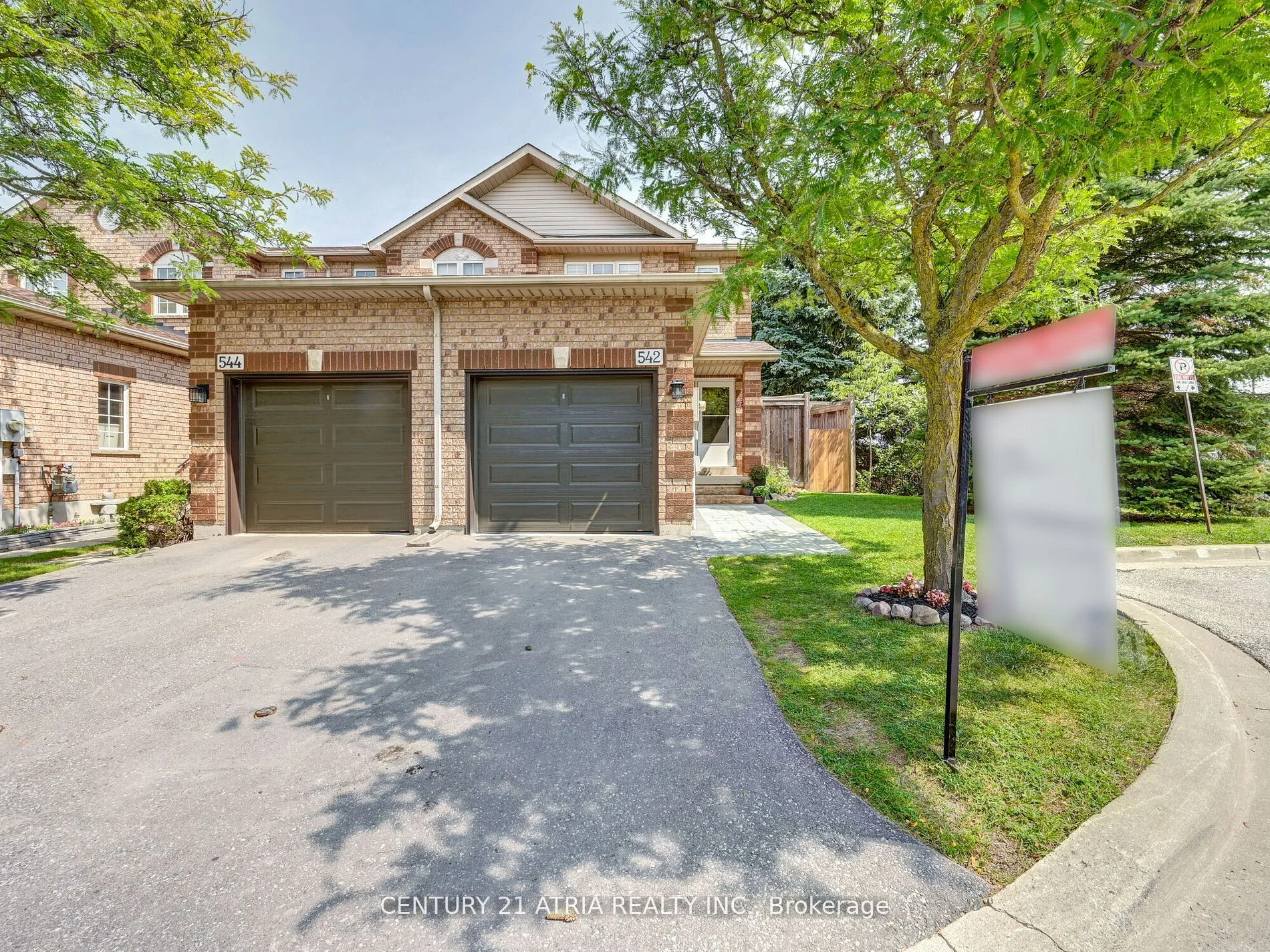 542 Tugwell Place, Newmarket, ON L3Y 8S5