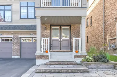 27 Blackpool Lane, East Gwillimbury, ON L9N 0R7