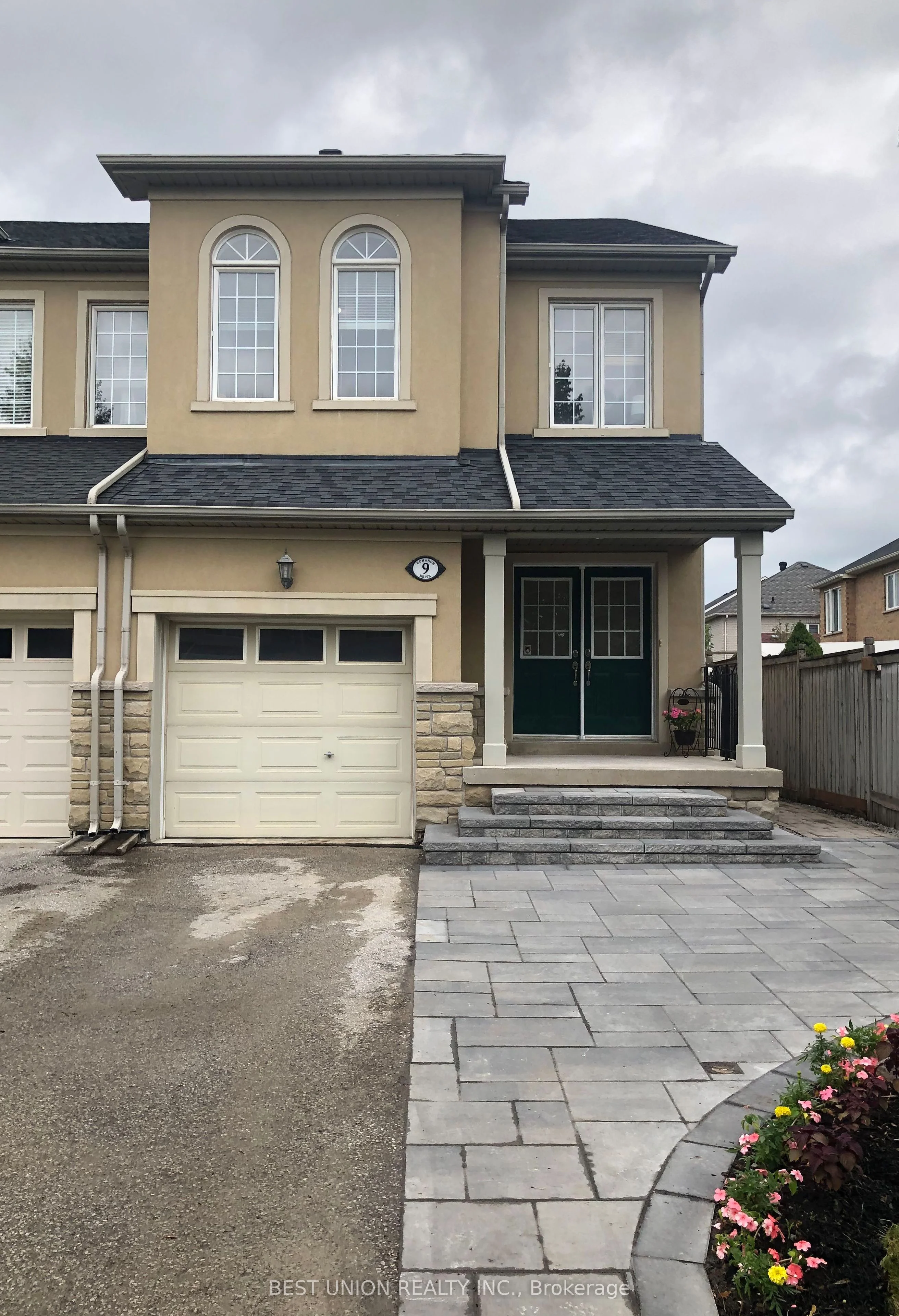 9 Romance Drive, Richmond Hill, ON L4S 2N6