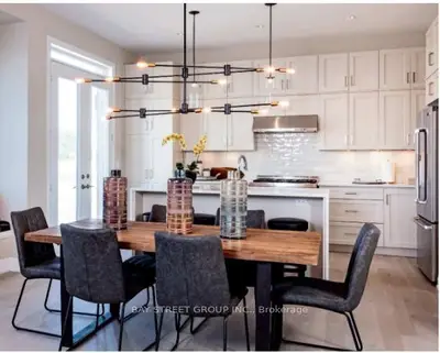 235 540 Davis Road E, Newmarket, ON L3Y 4V9