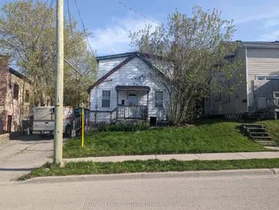 472 Ontario Street, Newmarket, On L3y 2k7