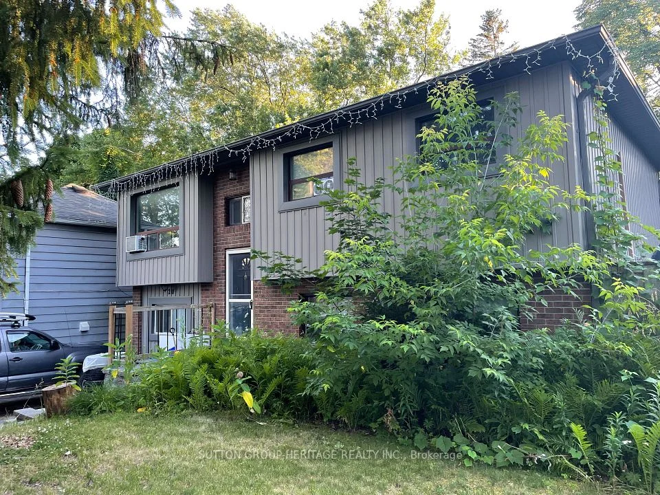 20 Rosehill Drive, Whitchurch-Stouffville, ON L4A 7X3