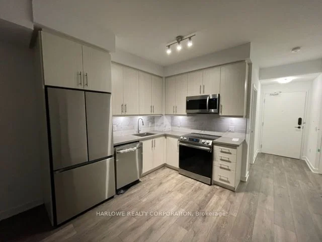 105 Oneida Crescent 2711, Richmond Hill, ON L4B 0H6