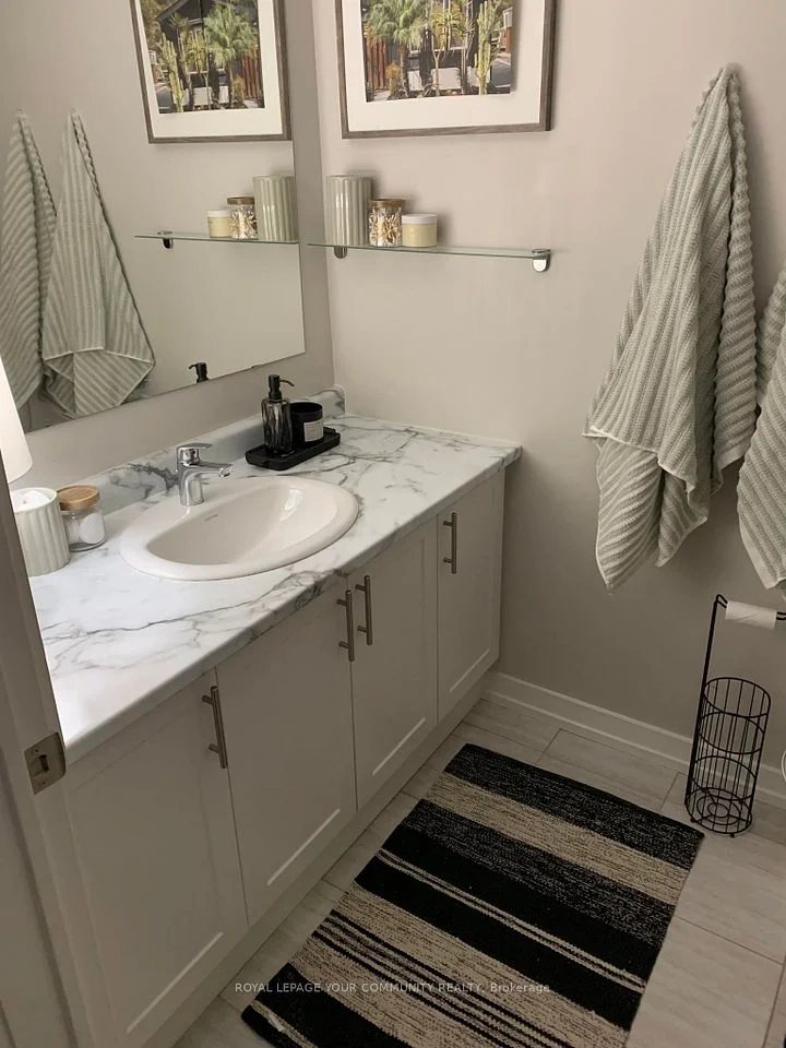 121 Whitaker Way 15, Whitchurch-Stouffville, ON L4A 4T4