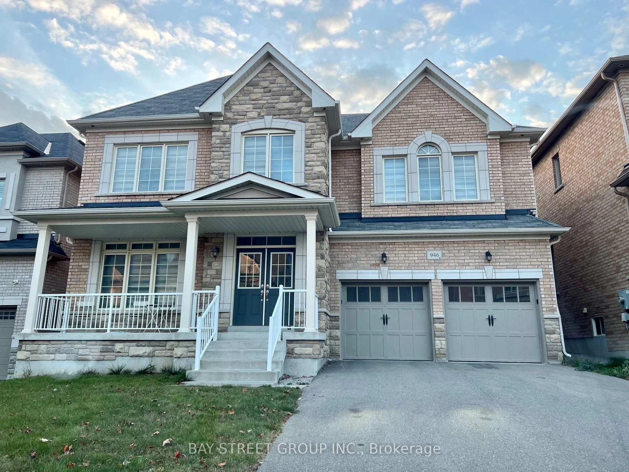 946 Sherman Brock Circle, Newmarket, ON L3X 0G8