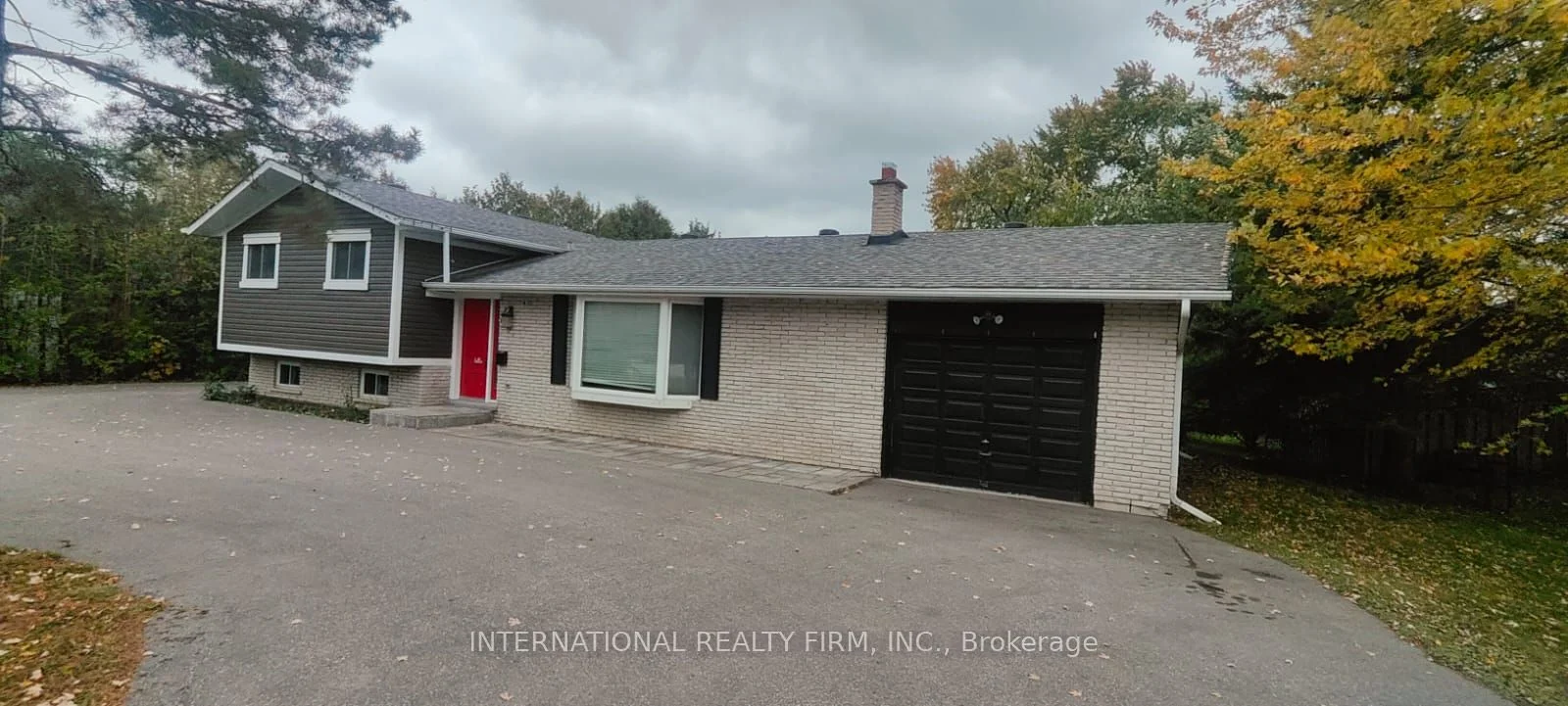 72 Metro Road N, Georgina, ON L4P 1C3