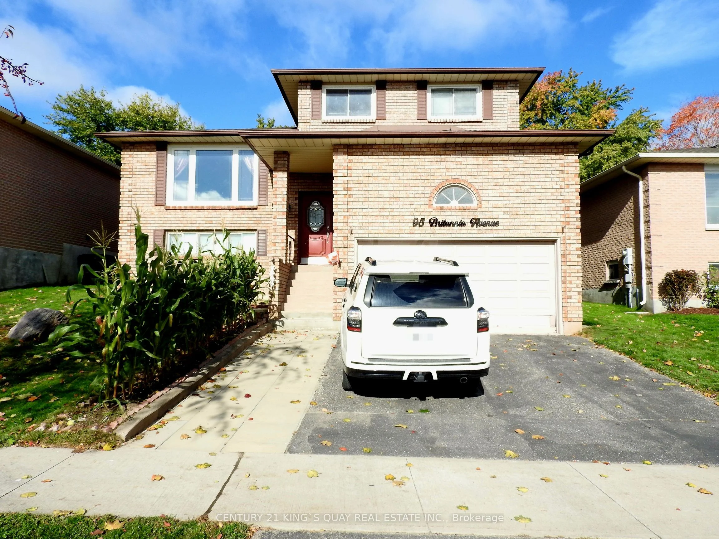 95 Britannia Avenue, Bradford West Gwillimbury, ON L3Z 1A2