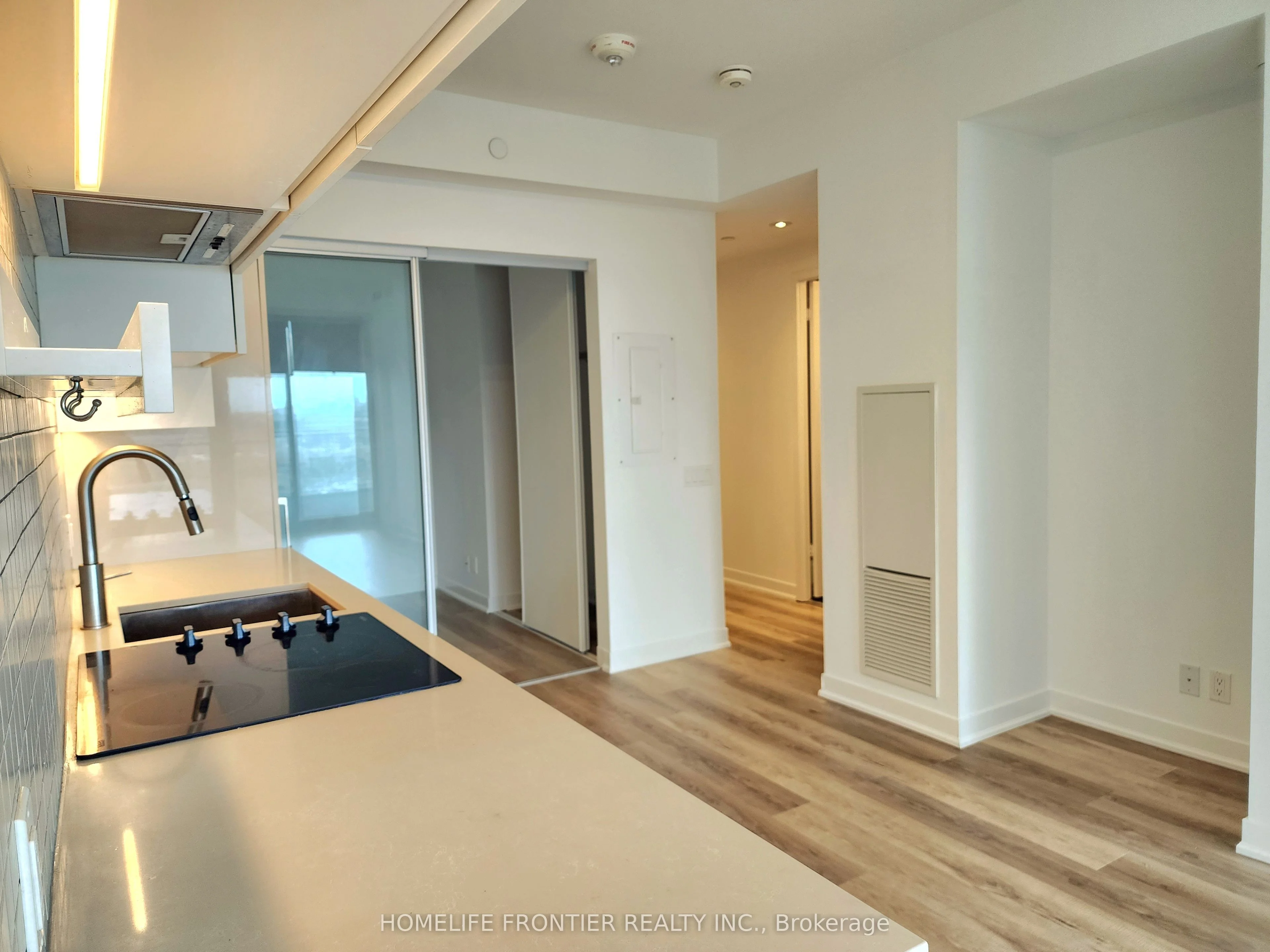 898 Portage Parkway S 1506, Vaughan, ON L4K 0J6