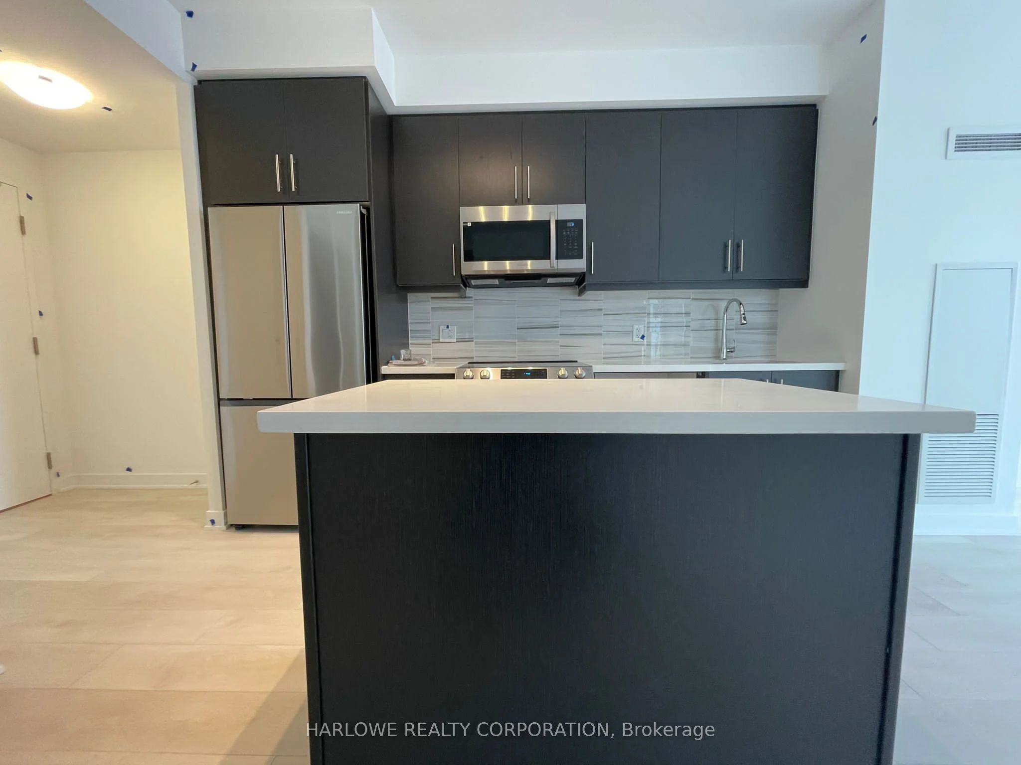 105 Oneida Crescent LPH05, Richmond Hill, ON L4B 0H6