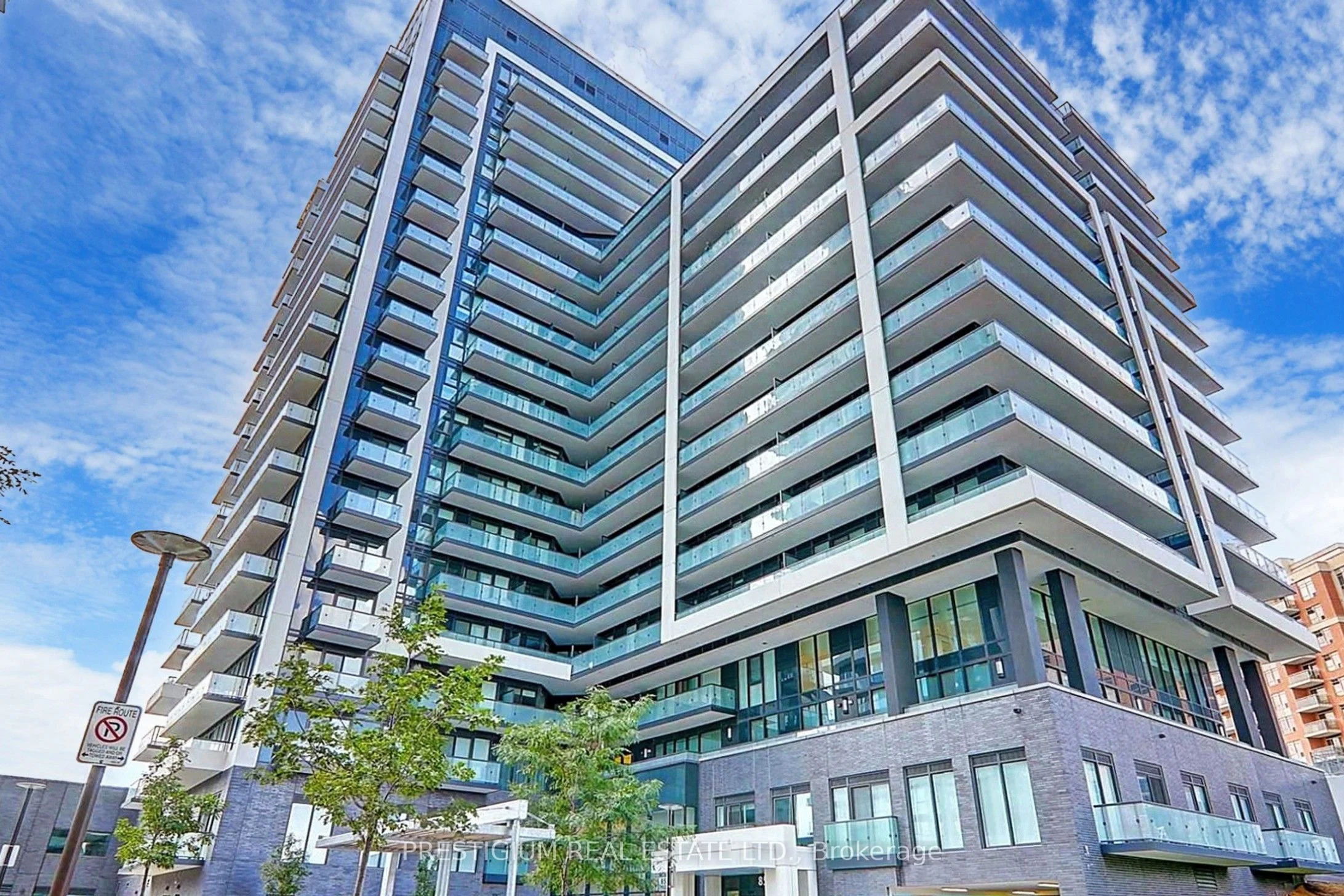 85 ONEIDA Crescent 515, Richmond Hill, ON L4B 0H4