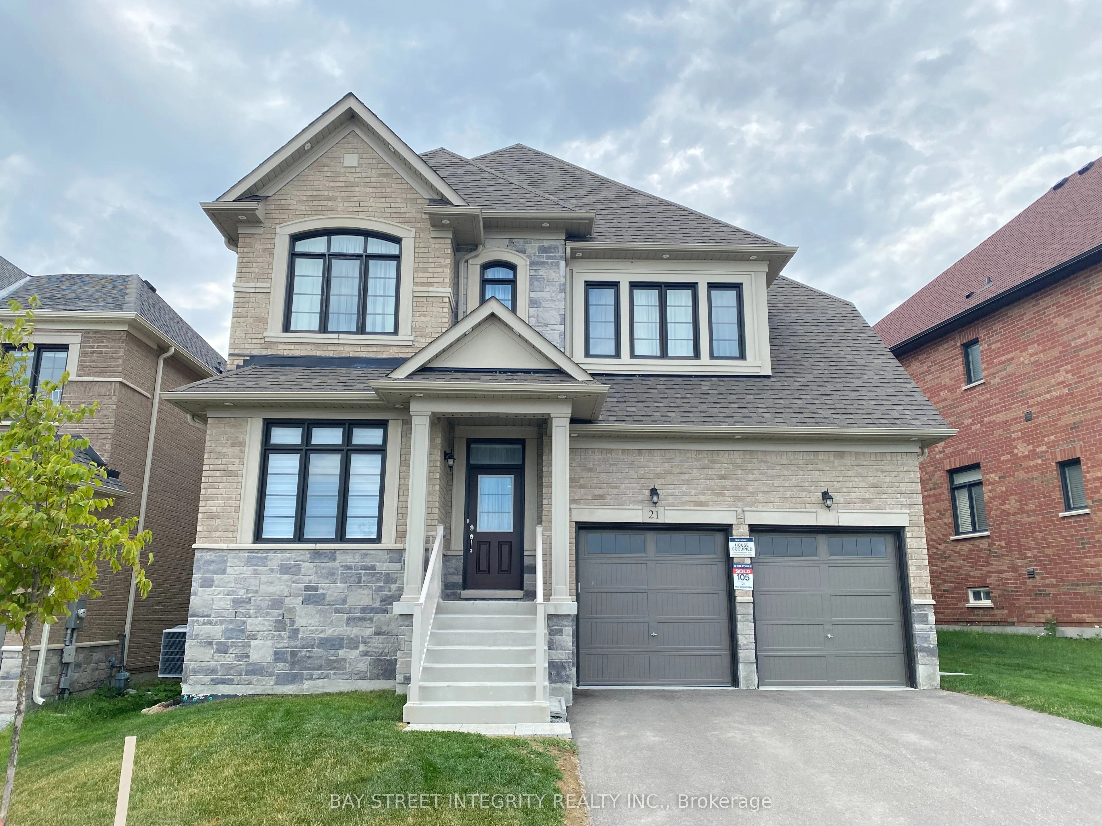 21 Pear Blossom Way, East Gwillimbury, ON L9N 0T3