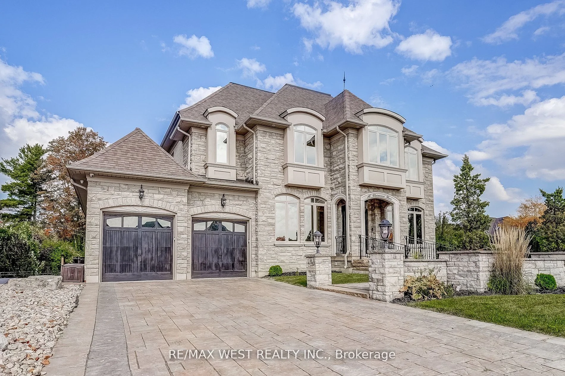 16 Clairewood Court, Vaughan, On L0j 1c0